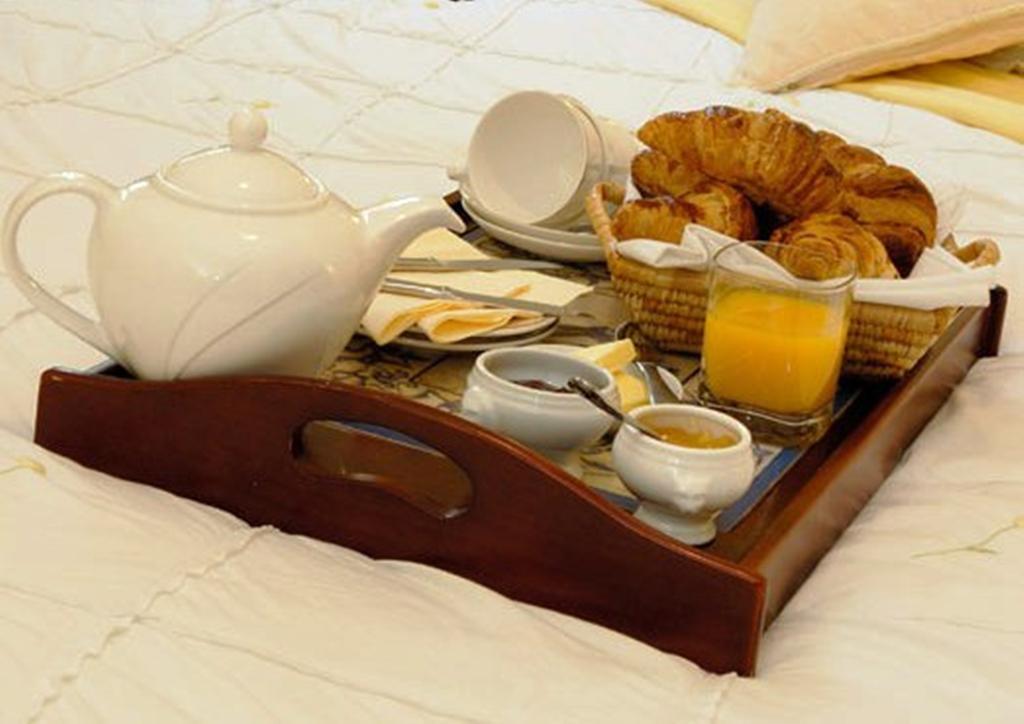 Willoughby House Hotel & Apartments Cheltenham Room photo