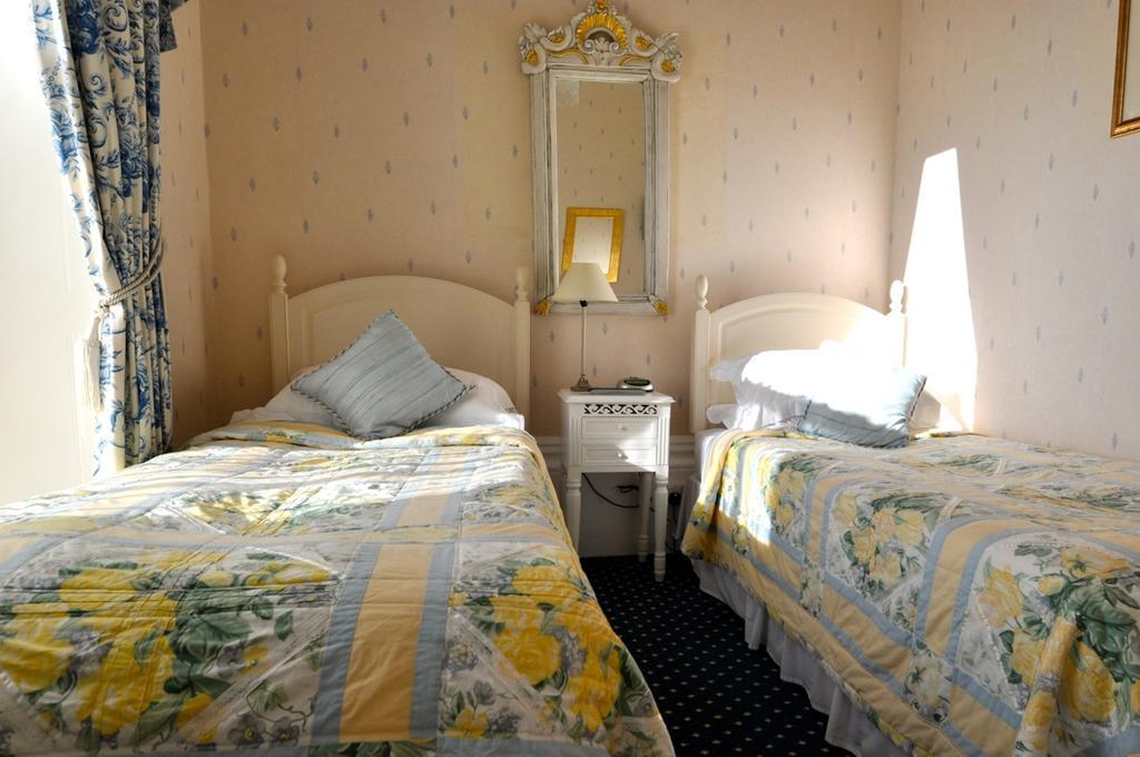 Willoughby House Hotel & Apartments Cheltenham Room photo