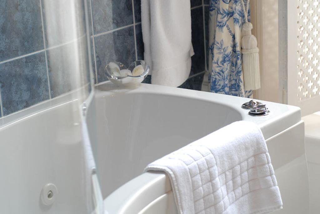 Willoughby House Hotel & Apartments Cheltenham Room photo